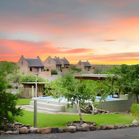 Teri-Lemveli Lodge Beaufort West Esterno foto