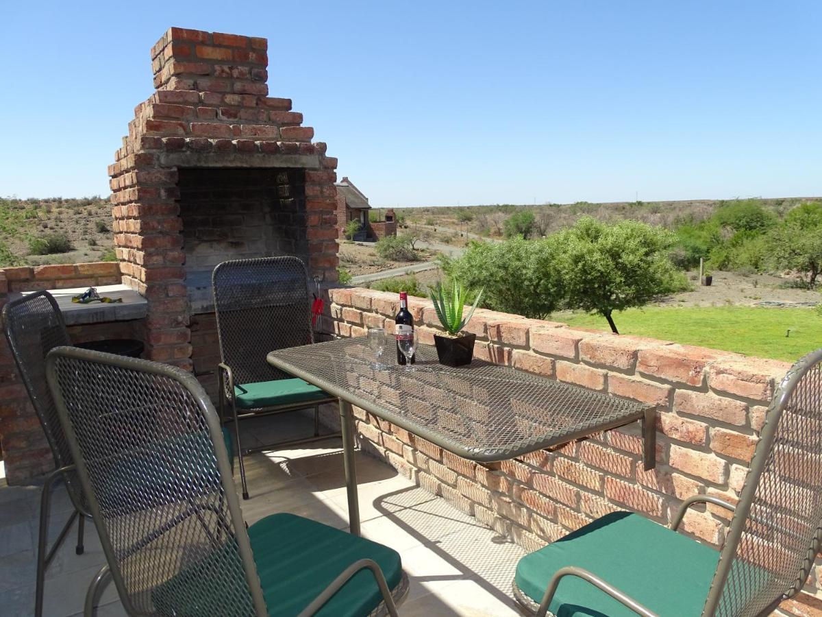 Teri-Lemveli Lodge Beaufort West Esterno foto