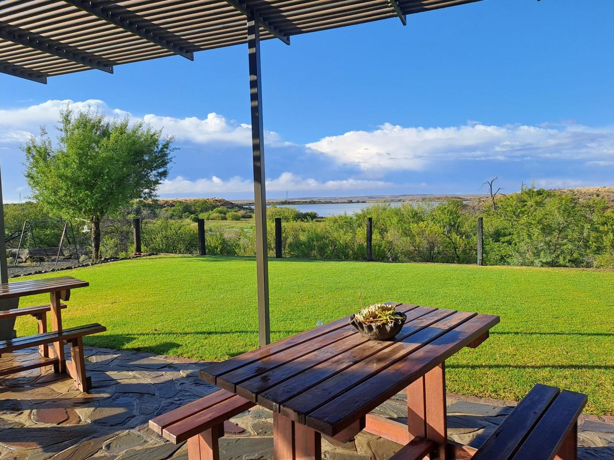 Teri-Lemveli Lodge Beaufort West Esterno foto