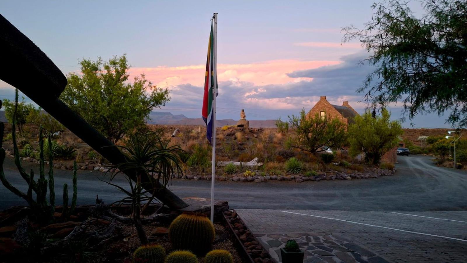 Teri-Lemveli Lodge Beaufort West Esterno foto