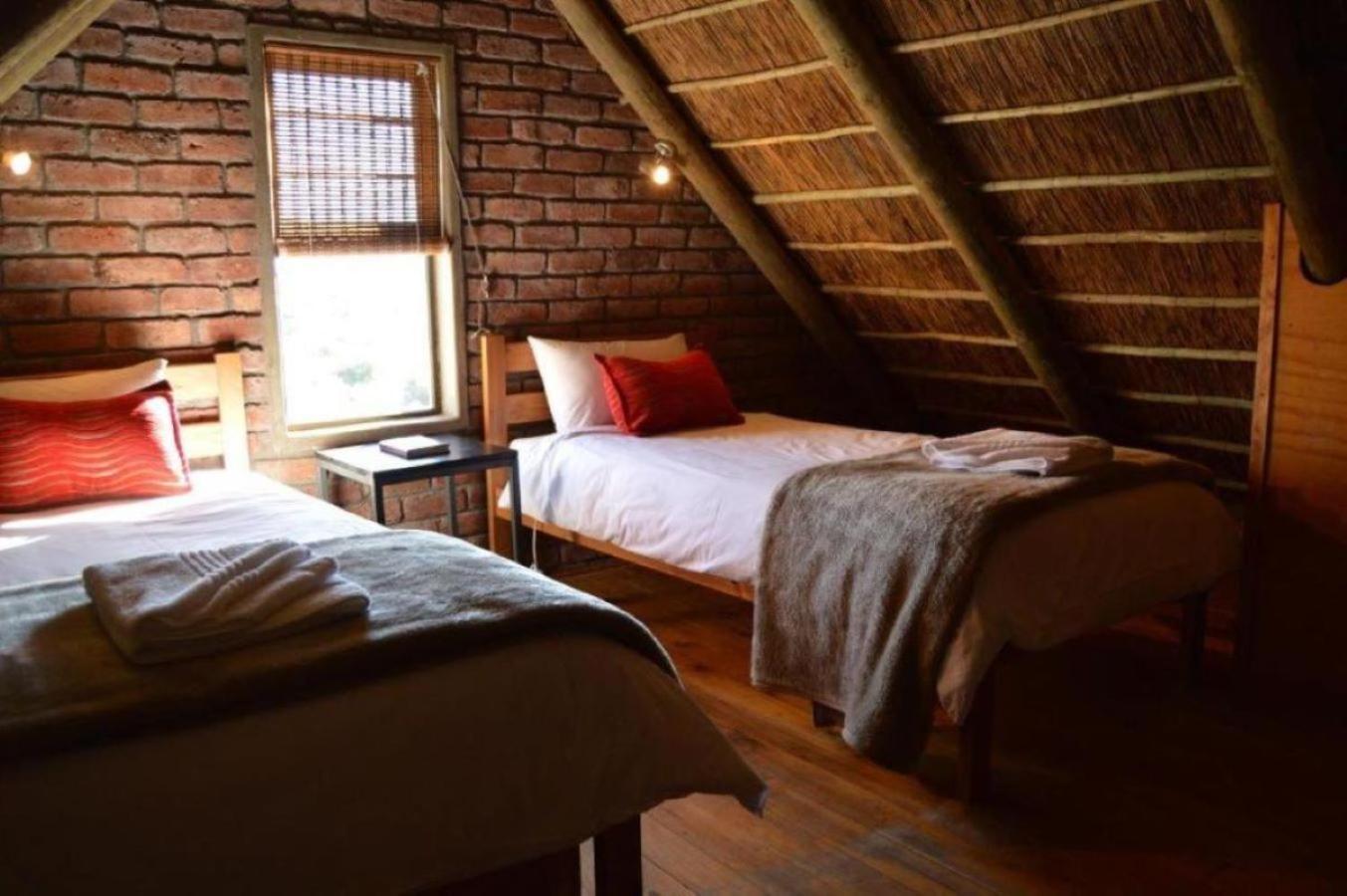 Teri-Lemveli Lodge Beaufort West Esterno foto