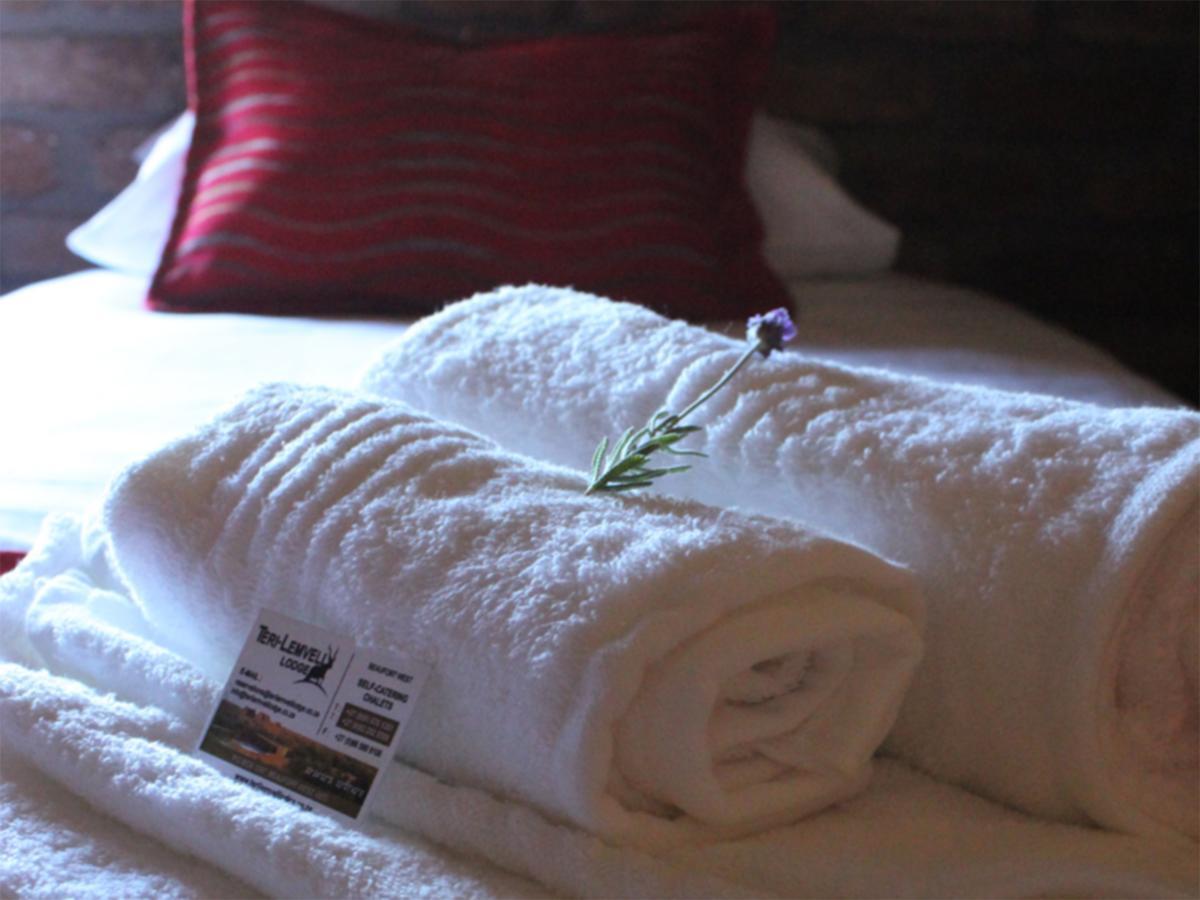 Teri-Lemveli Lodge Beaufort West Esterno foto