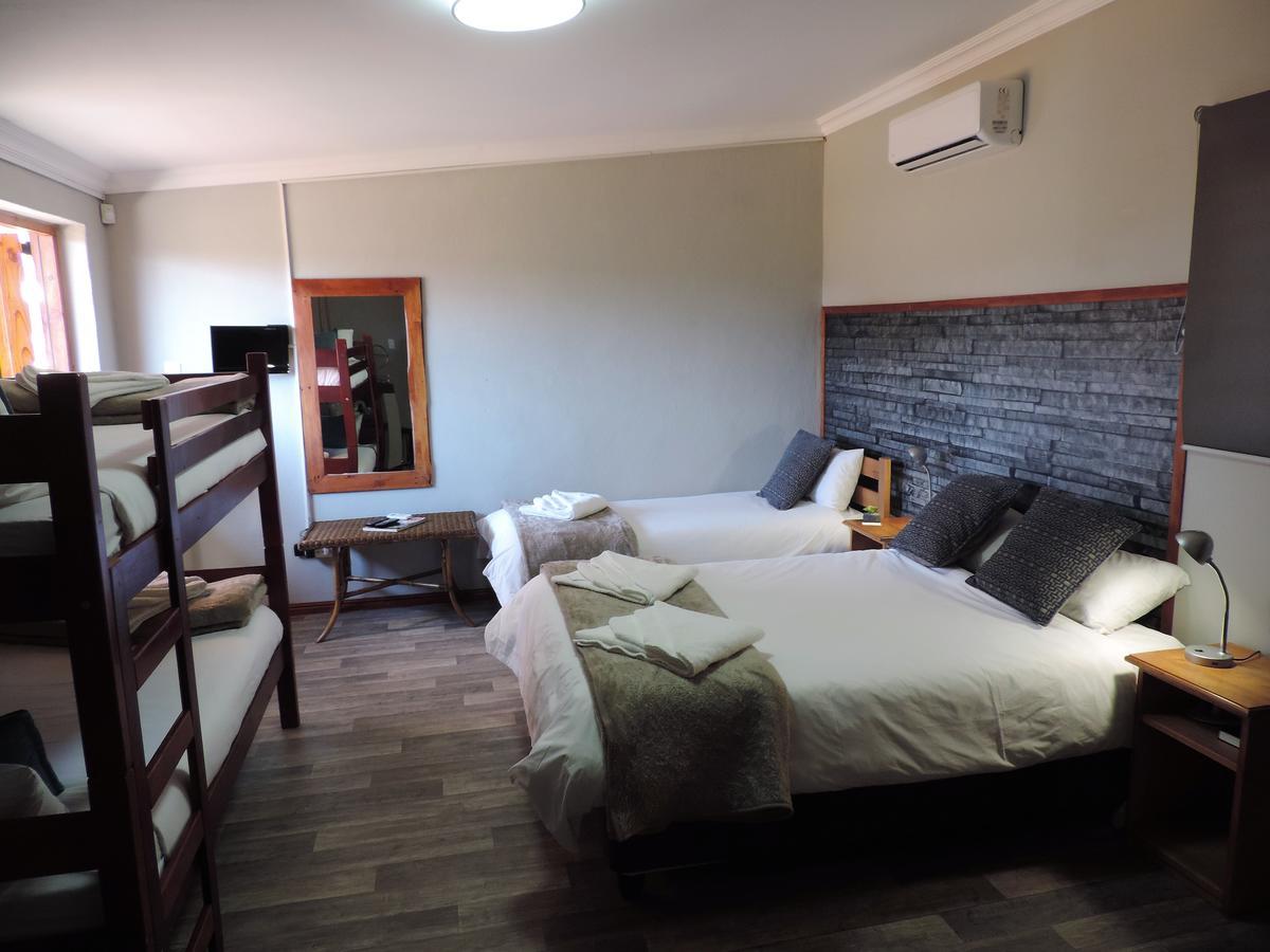 Teri-Lemveli Lodge Beaufort West Esterno foto