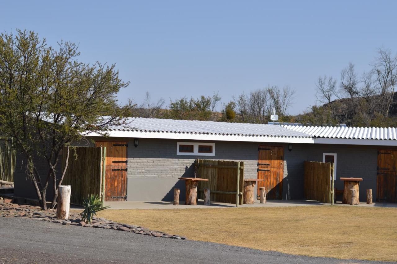 Teri-Lemveli Lodge Beaufort West Esterno foto