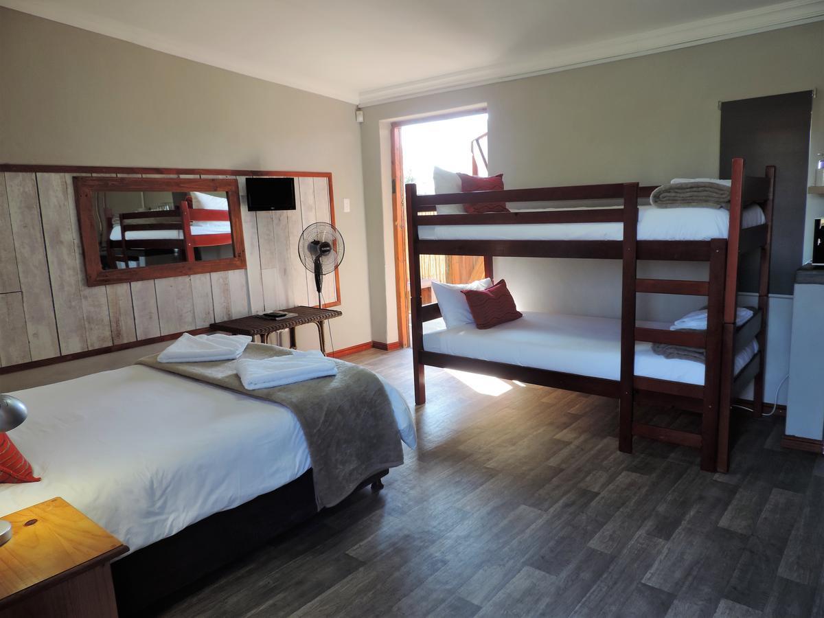 Teri-Lemveli Lodge Beaufort West Esterno foto