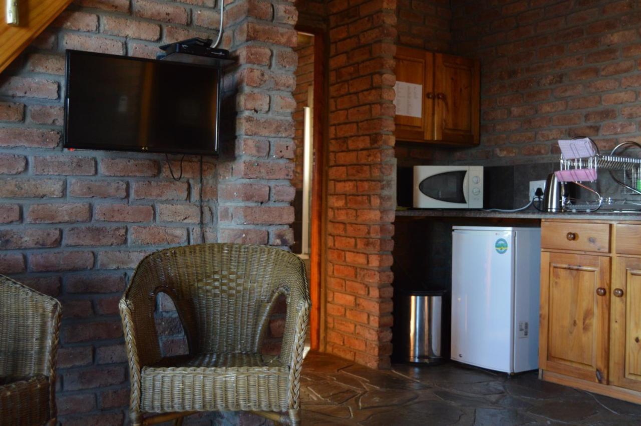Teri-Lemveli Lodge Beaufort West Esterno foto
